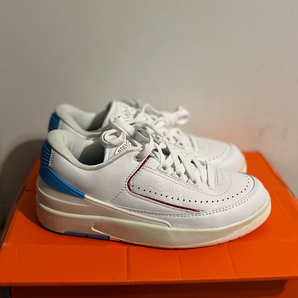 Air Jordan 2 Retro Low "UNC to Chi" Sz 7